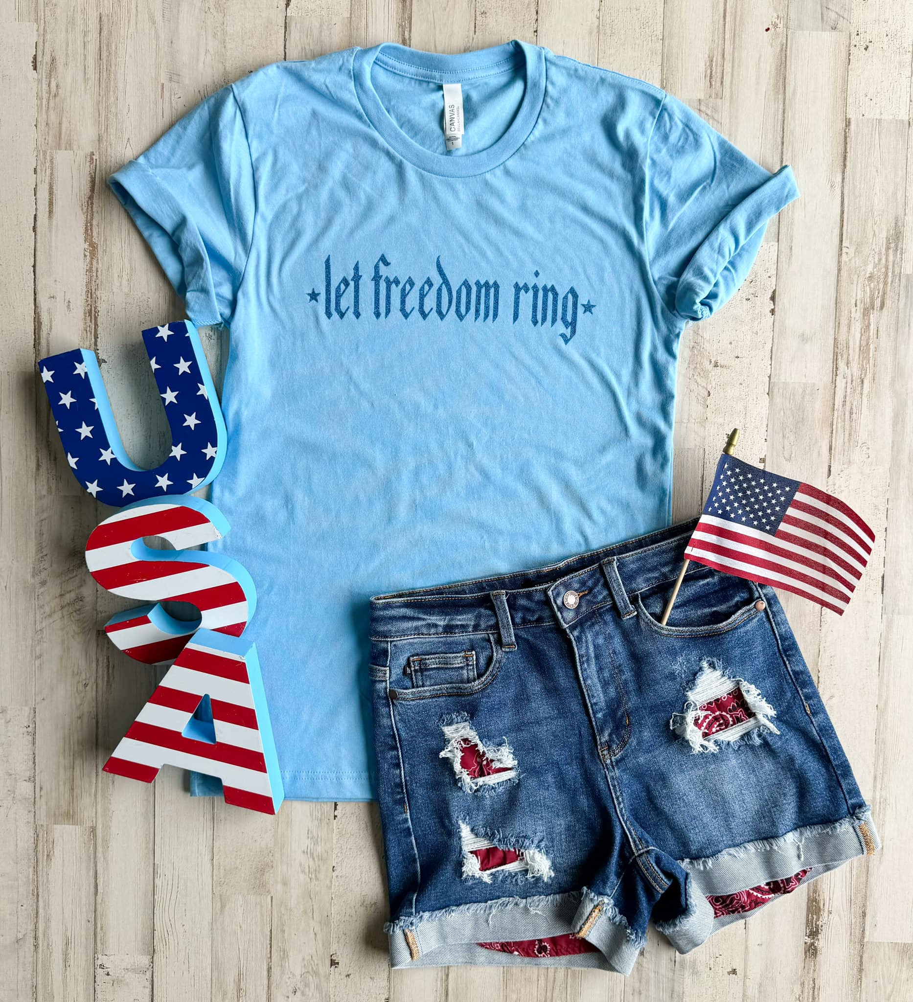 *LAST ONE* Let Freedom Ring Graphic Tee