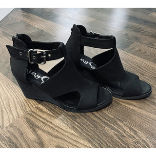 Very G Adira Wedge Sandal in Black